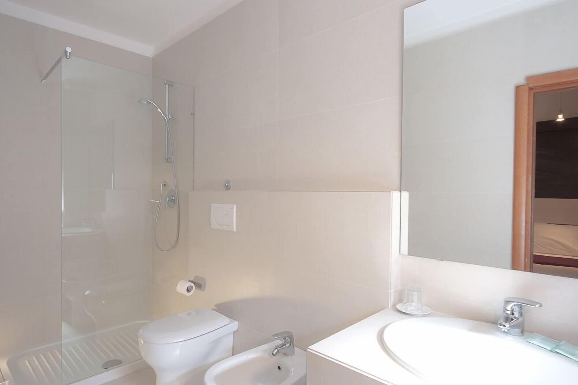 Genius Hotel Downtown Milano Esterno foto