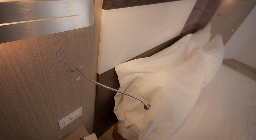 Genius Hotel Downtown Milano Esterno foto