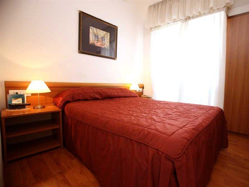 Genius Hotel Downtown Milano Esterno foto